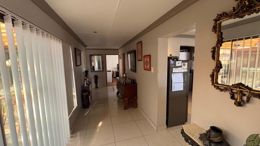 3 Bedroom Property for Sale in Reebok Western Cape